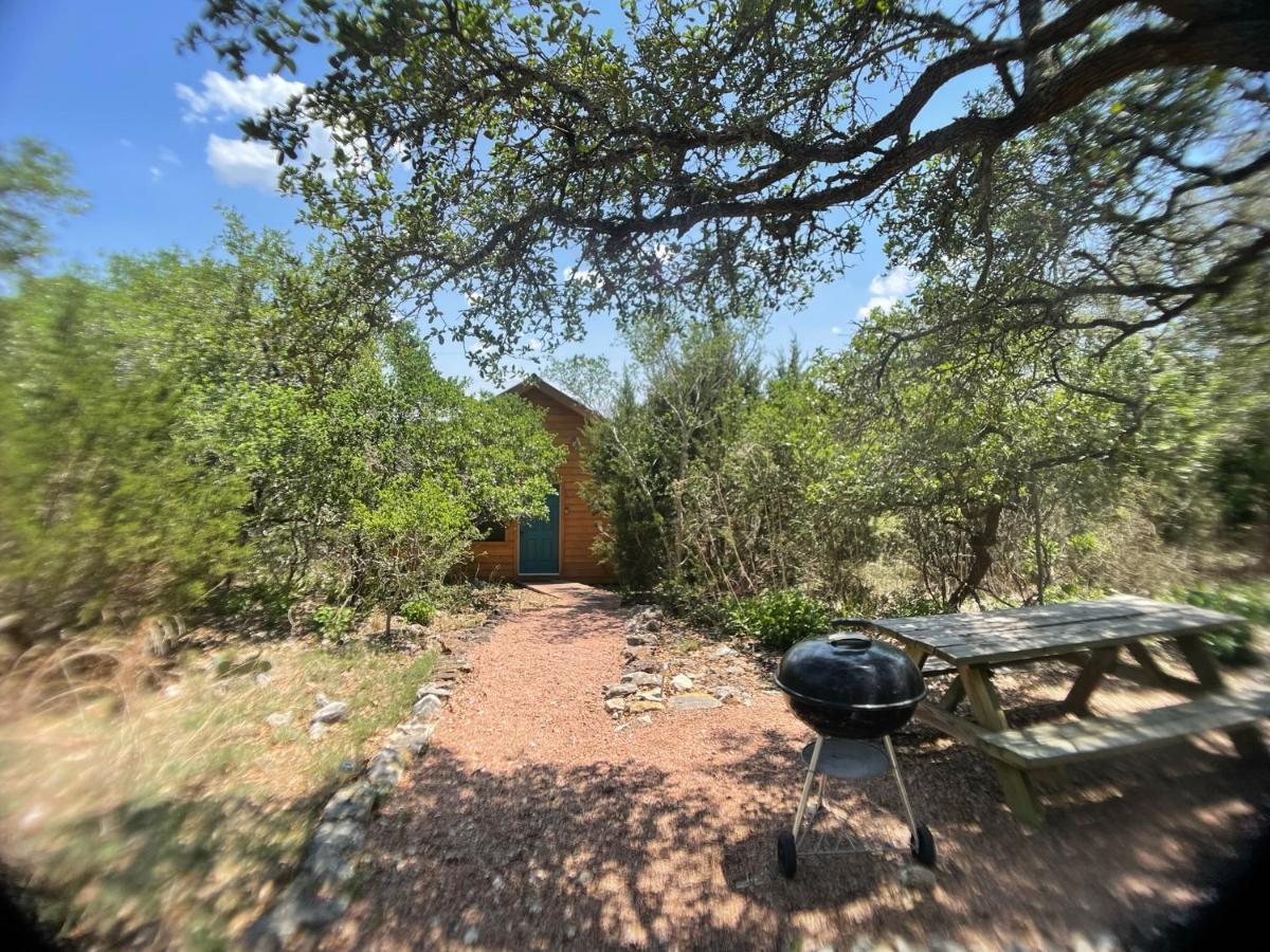 Walnut Canyon Cabins Fredericksburg Exterior photo