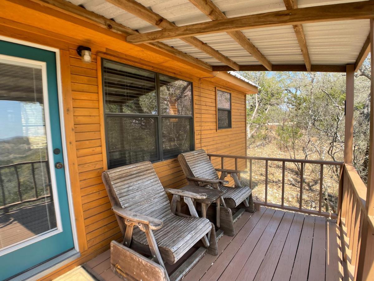 Walnut Canyon Cabins Fredericksburg Exterior photo