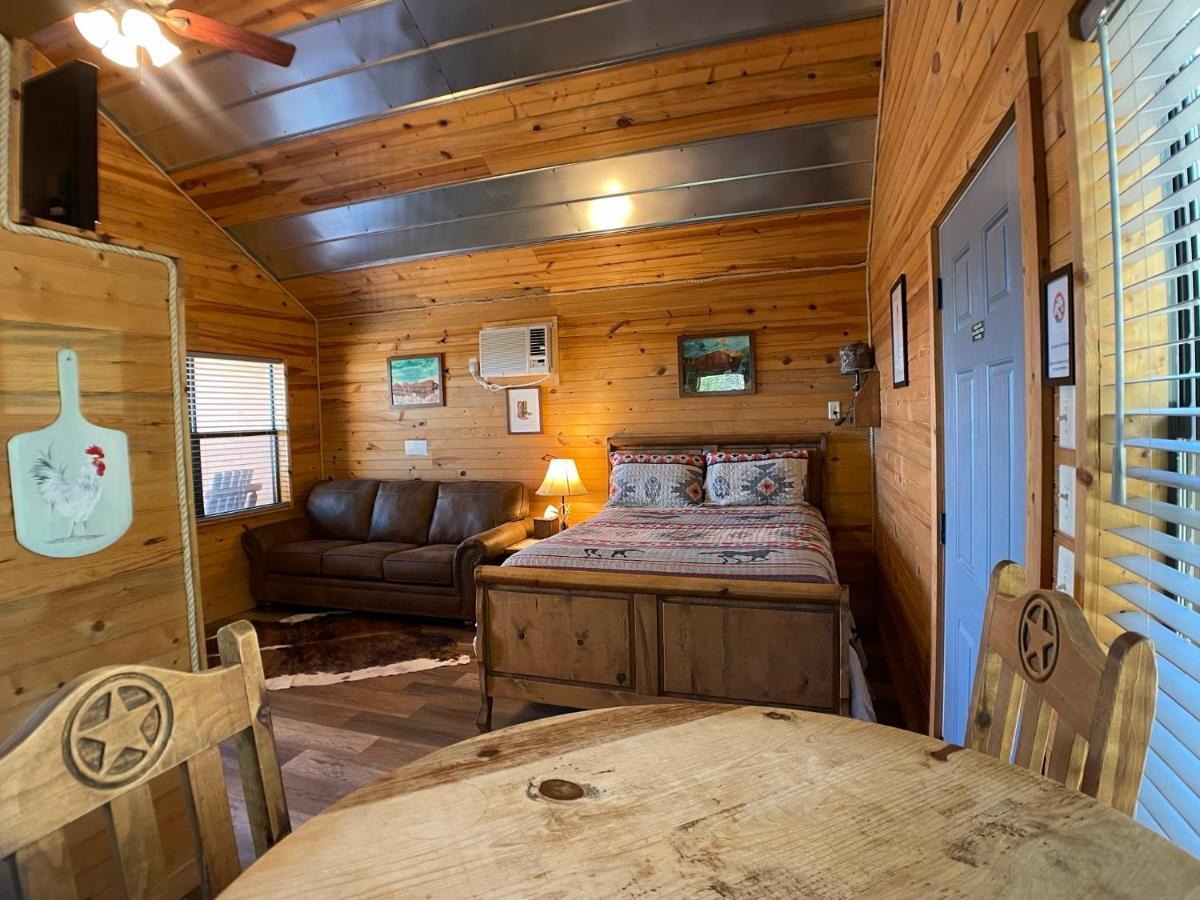 Walnut Canyon Cabins Fredericksburg Exterior photo